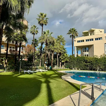 Carihuela En Primera Linea De Playa Con Vistas Y Garaje! C Torremolinos