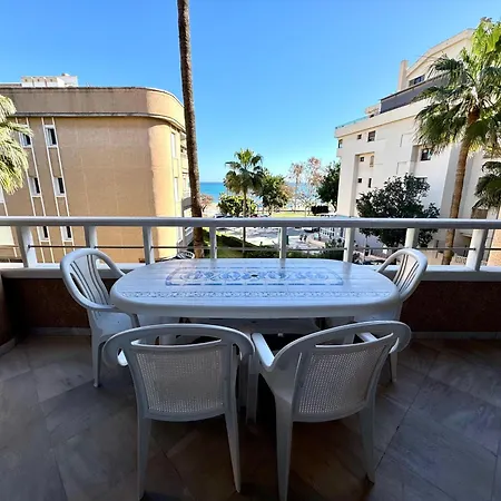 Carihuela En Primera Linea De Playa Con Vistas Y Garaje! C Apartament