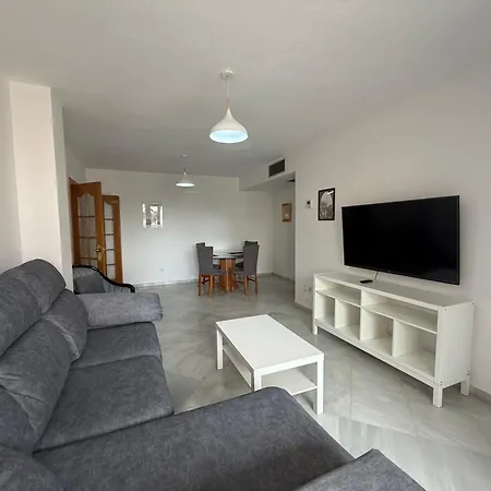 Carihuela En Primera Linea De Playa Con Vistas Y Garaje! C Торремолинос