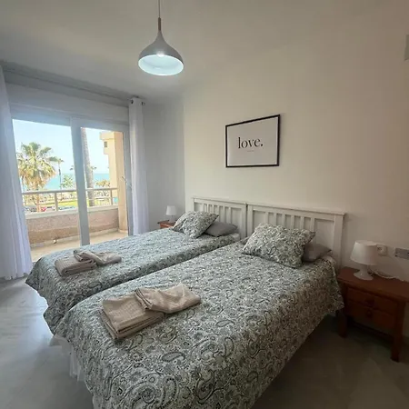 Carihuela En Primera Linea De Playa Con Vistas Y Garaje! C Appartement Torremolinos