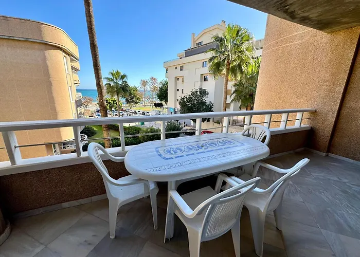 Carihuela En Primera Linea De Playa Con Vistas Y Garaje! C Торремолинос