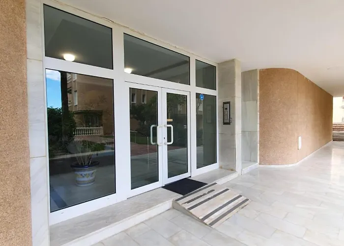 Carihuela En Primera Linea De Playa Con Vistas Y Garaje! C Торремолинос