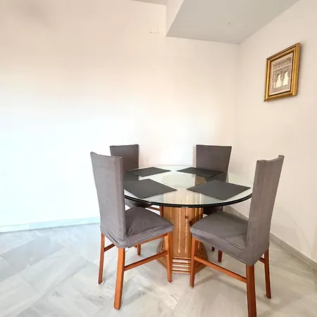 Carihuela En Primera Linea De Playa Con Vistas Y Garaje! C 托雷莫利诺斯