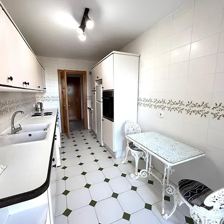 Carihuela En Primera Linea De Playa Con Vistas Y Garaje! C