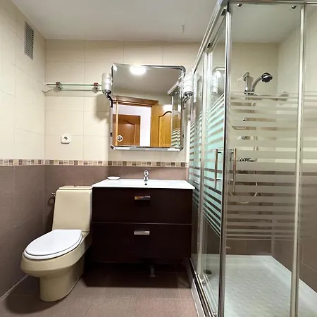 Carihuela En Primera Linea De Playa Con Vistas Y Garaje! C 托雷莫利诺斯