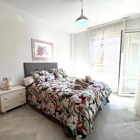 Carihuela En Primera Linea De Playa Con Vistas Y Garaje! C