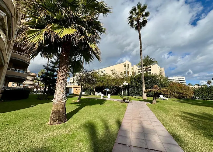 Carihuela En Primera Linea De Playa Con Vistas Y Garaje! C
