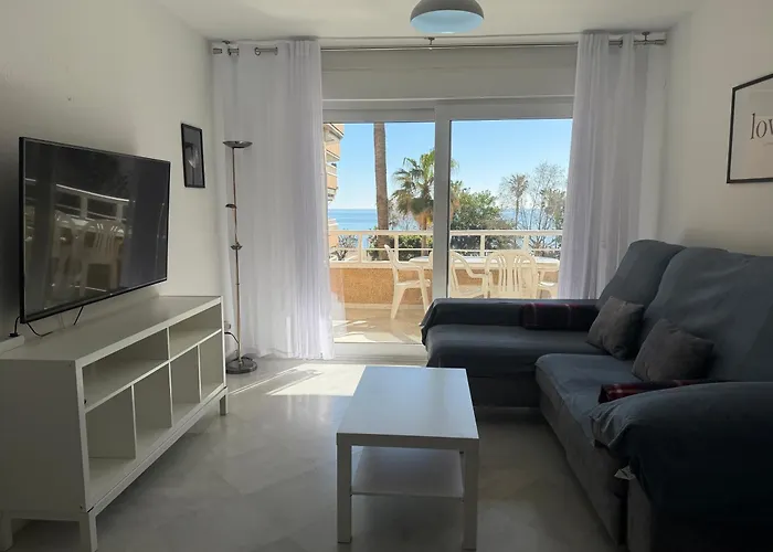 Carihuela En Primera Linea De Playa Con Vistas Y Garaje! C Appartamento