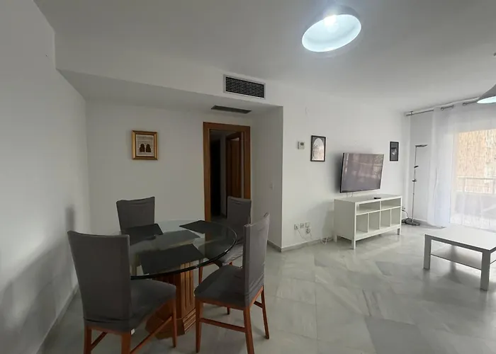 Carihuela En Primera Linea De Playa Con Vistas Y Garaje! C